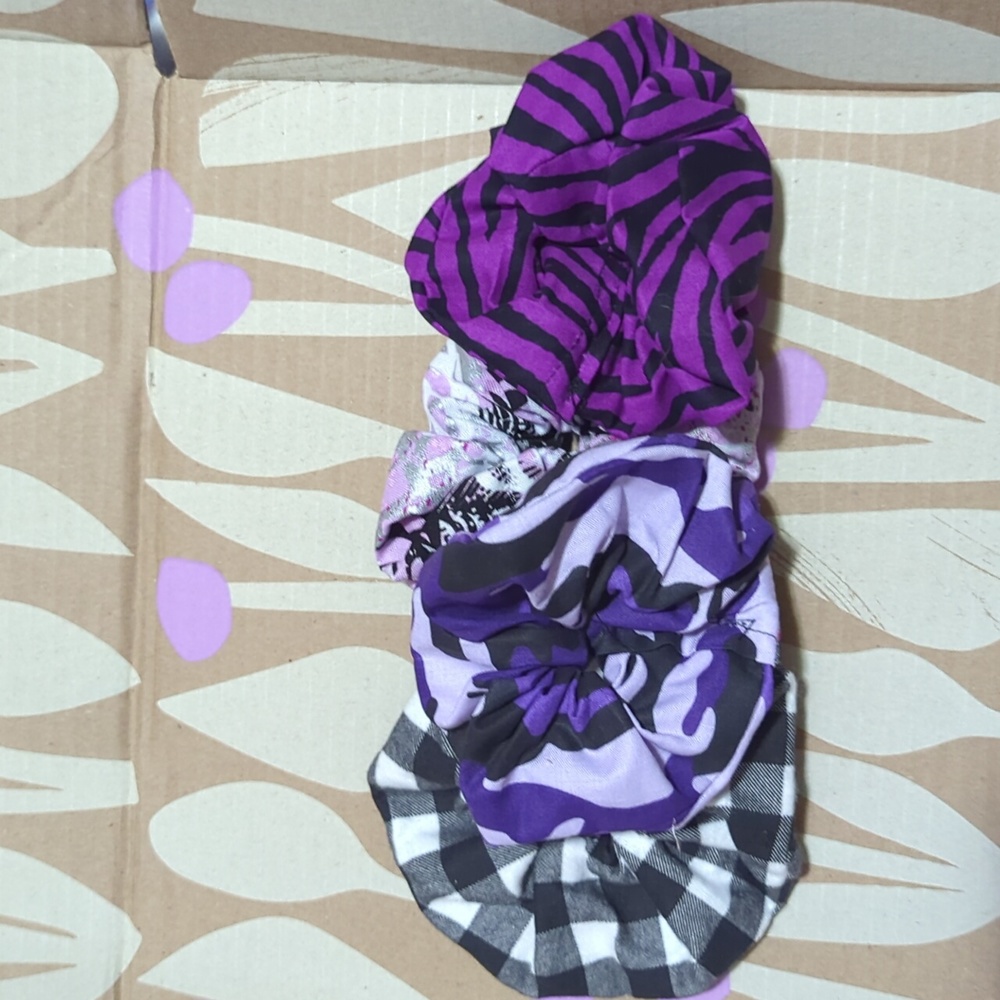 2/30$ 🔮 Handmade Scrunchie bundle - Picture 3 of 5